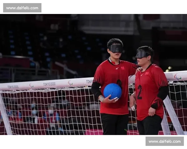 带伤复出背后的坚守与热爱他在疼痛中重返赛场再度点燃希望与信念